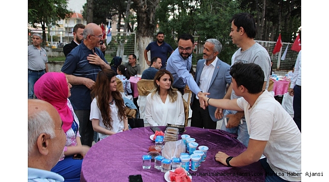 Kula Eğitim-Bir-Sen'den iftar yemeği