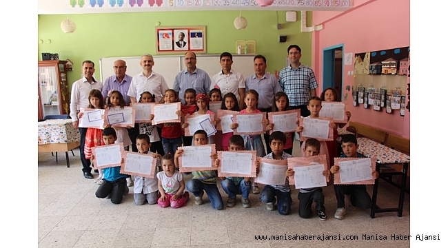 Kula'da 7 bin 132 öğrenci karne aldı