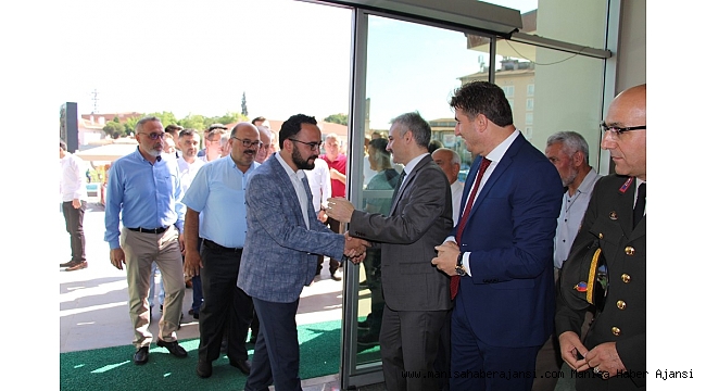 Kula'da protokol bayramlaştı