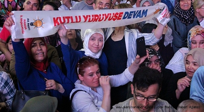 Manisa'da AK Parti ve MHP'liler sokaklara döküldü