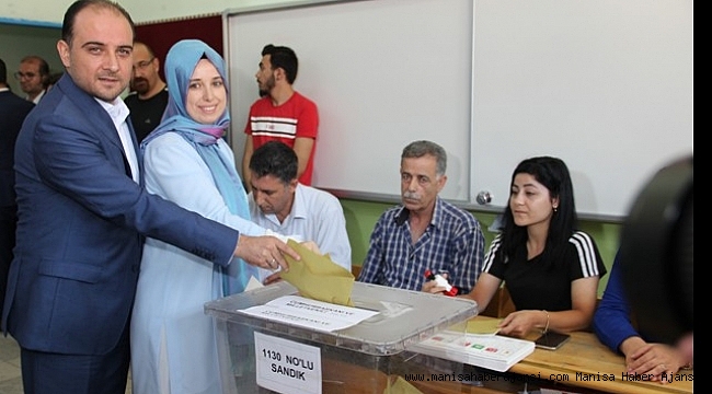 Manisa Milletvekili Murat Baybatur oyunu Manisa'da kullandı