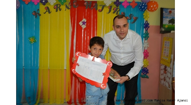 Selendi'de 3 bin 795 öğrenci karne aldı