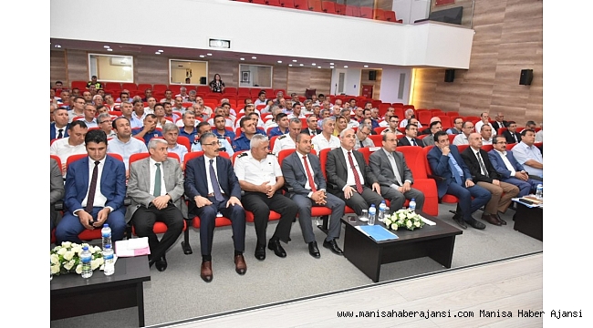 Vali Güvençer Alaşehir'de muhtarlarla buluştu