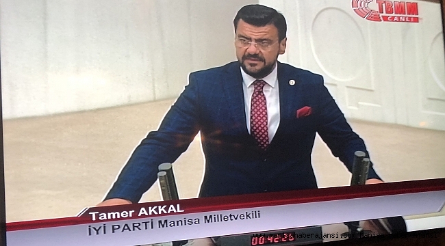 AKKAL, MECLİS KÜRSÜSÜNDE YEMİN ETTİ