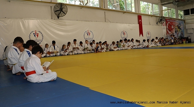 YUNUSEMRELİ JUDOCULAR HEM SPOR YAPIYOR HEM OKUYOR