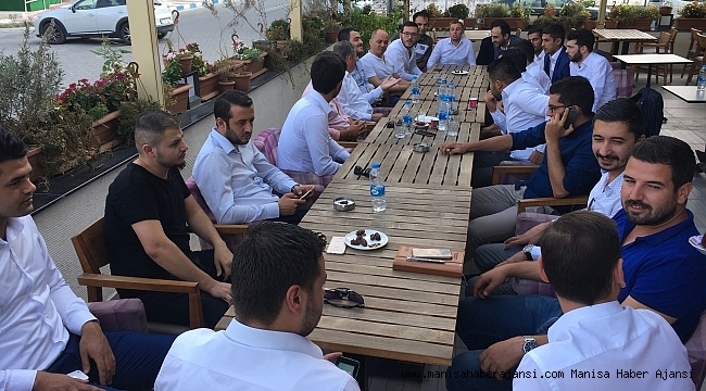 17 İlçe Gençlik Kollarından Özdağ'a Ziyaret