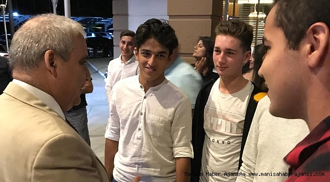 ÇOCUK EVLERİNDE KALIP SINAVA GİREN 5 GENÇ DE YÜKSEKÖĞRENİM PROGRAMINA YERLEŞTİ