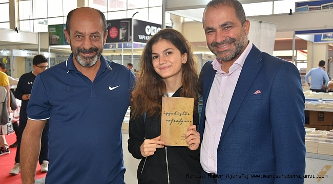 BAŞKAN ALİ UÇAK KİTAP FUARINI GEZDİ