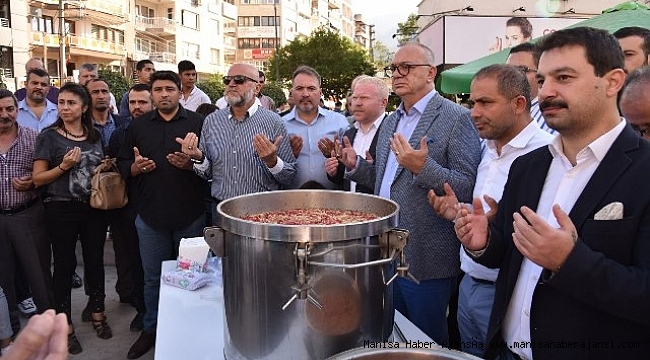 MHP Manisa'dan Binlerce Manisalıya Aşure