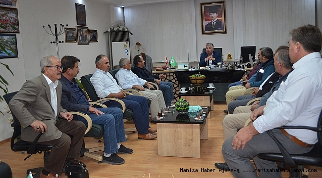 Ziraat Odası Başkanı Akbuğa Zeytinle İlgili Muhtarlarla Bir Araya Geldi