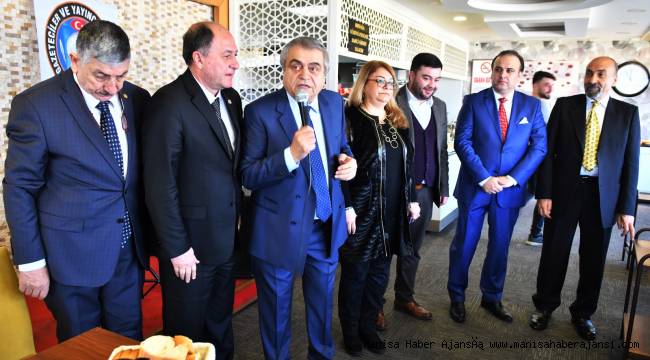 Demokratikleşecekseniz yerel basına önem vereceksiniz