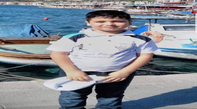 Hafif ticari aracın çarptığı çocuk kurtarılamadı
