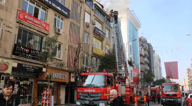 Manisa'da baz istasyonu trafosu yandı