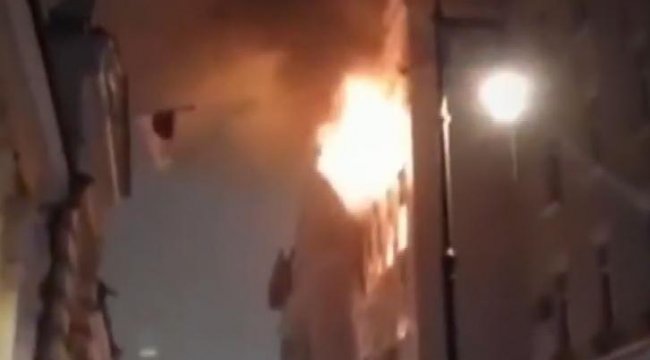 Moskova’da tarihi binada çıkan yangında 4 kişi hayatını kaybetti