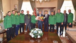 Vali Deniz, Akhisarspor Futbol Alt Yapı Antrenörlerini Ağırladı