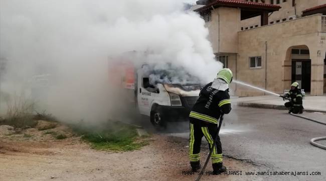 Denizli'de LPG tüpü yüklü kamyonet yandı