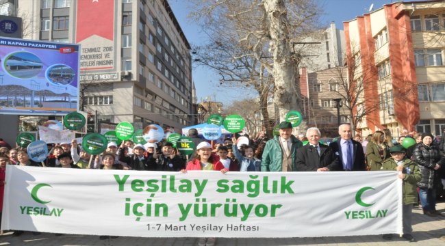 İlkokul öğrencilerinden farkındalık yürüyüşü