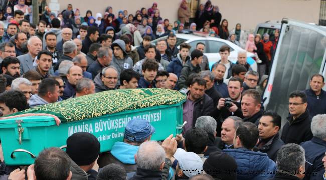 Kazada ölen polisin oğlu, toprağa verildi