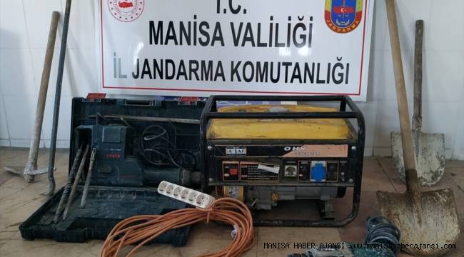 Manisa'da SİT alanında kaçak kazı yapan 4 kişi yakalandı