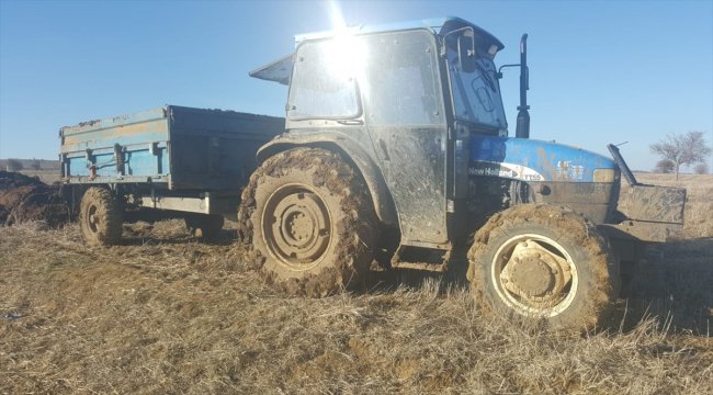 Uşak'ta römorkun altında kalan çiftçi yaşamını yitirdi