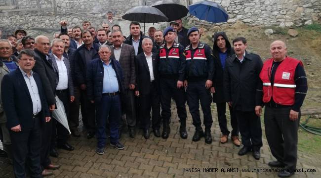 Kaymakam Akyol ve Başkan Selçuk Evi Yanan Aileyi Ziyaret etti