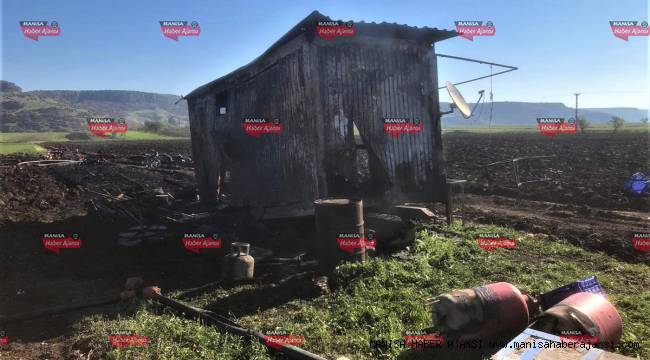 Kula'da çiftçinin sulama ekipmanı ve kulübesi yandı