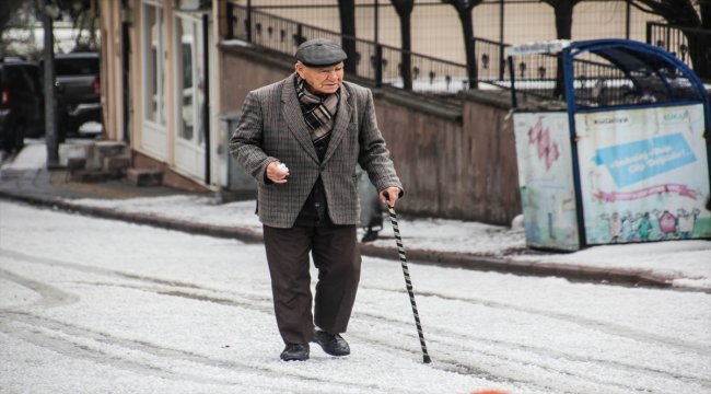 Kütahya'da dolu ve sağanak