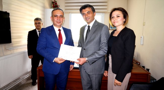 Manisa'da ilçe belediye başkanları mazbatalarını aldı