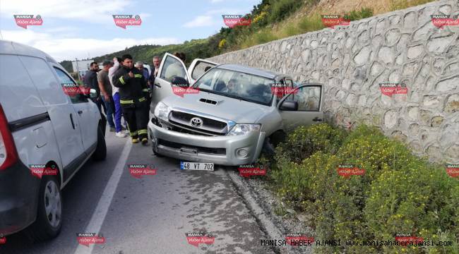 Bodrum'da otomobil ile kamyonet çarpıştı: 4 yaralı