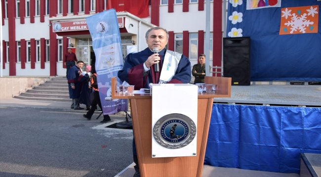 Çay MYO'da mezuniyet töreni