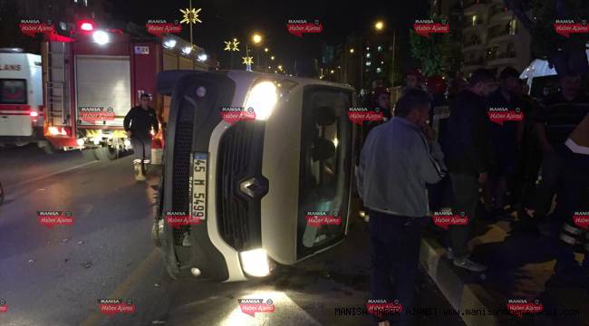 Manisa'da otomobille kamyonet çarpıştı: 4 yaralı