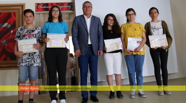Manisa'da 251 bin 509 öğrenci karne aldı