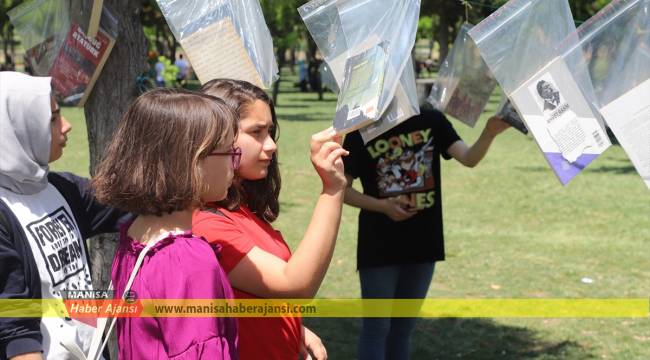 Manisa'da ağaçlar "kitap" açtı