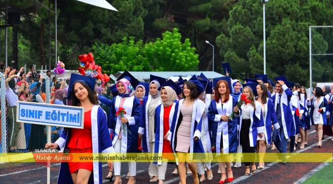MCBÜ'de mezuniyet töreni