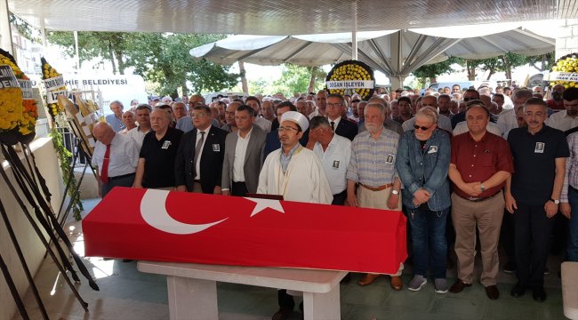 Eski CHP Genel Sekreteri Şeref Bakşık, İzmir'de toprağa verildi