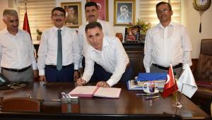 Şehzadelerde İmzalar Eğitim İçin Atıldı
