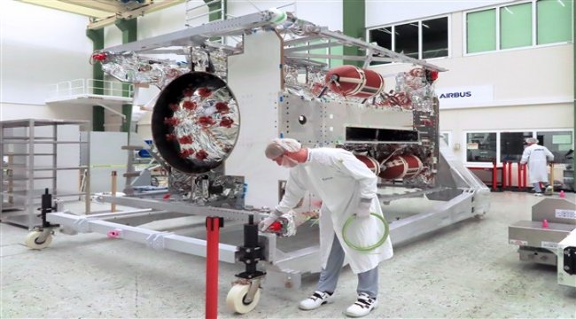 ESA’nın JUICE uzay aracının tamamlanma süreci Airbus Uydu Merkezi’nde başladı