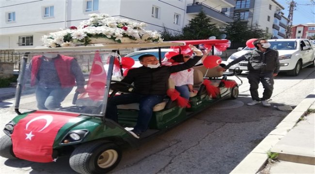 Gölbaşı semaları balonlarla kırmızıya boyandı