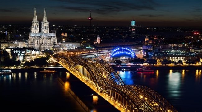Merkel'den Dünya Sağlık Örgütü' ne destek