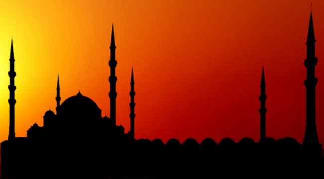 Pakistan Ramazan'da camileri açma kararı aldı