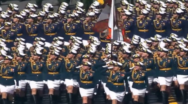 Rusya ''Zafer günü'' kutlamalarını erteledi
