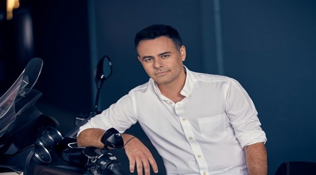 Barbaros 90’ların sevilen hiti “Derbeder” ve ”SosyaL Mesafeli” klibi ile dinleyicileriyle buluşuyor