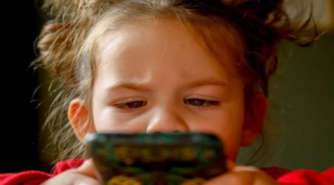 Çocuklarda sosyal medya kullanım yaşı ne olmalı?