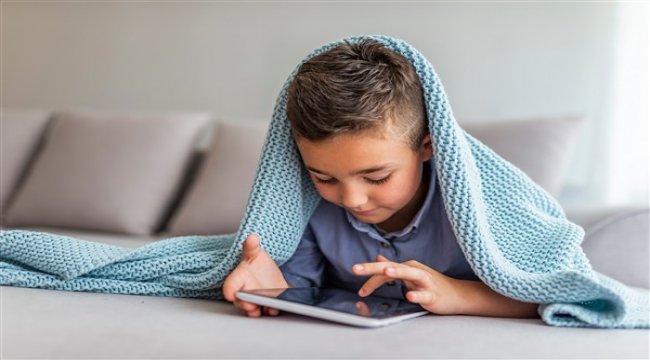 Dijitalleşen dünya gözlerde ciddi sorunlara neden oluyor