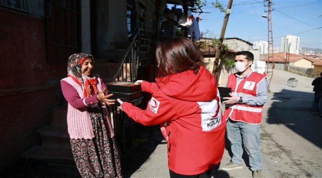 Mesut Özil’den Kızılay’ın Ramazan kampanyasına 114 bin kişilik destek