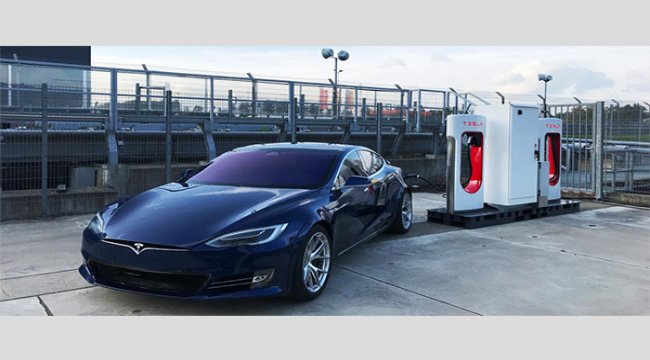 Tesla, eyalet kurallarını delerek tekrardan üretime başlayacak
