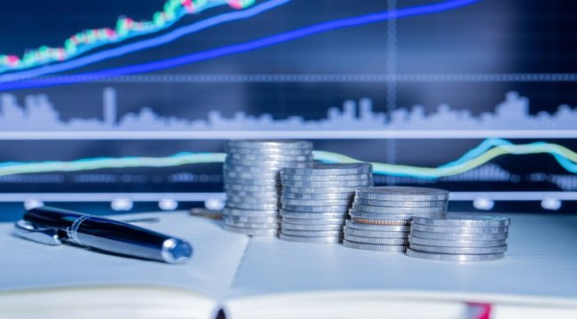 Veri akışı olarak sakin bir gün, dikkatler risk unsurlarında