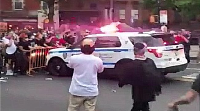 ABD'de Protestolar Sırasında Birçok Polis Silahla Vuruldu