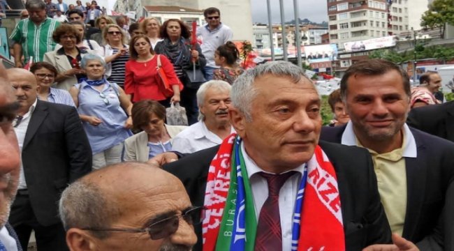 CHP Rize’de devrilen çay yüklü TIR'ın peşinde