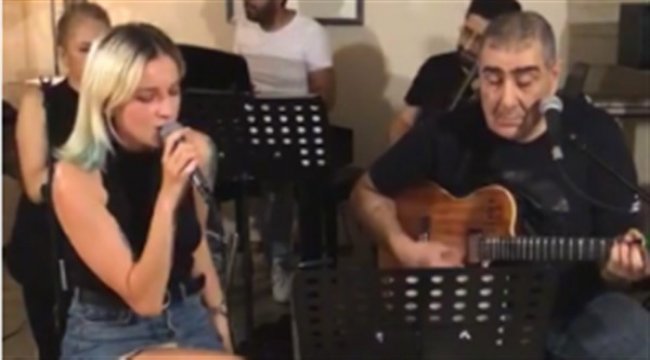 Güliz Ayla 90’ların sevilen şarkılarını takipçileri için yorumladı